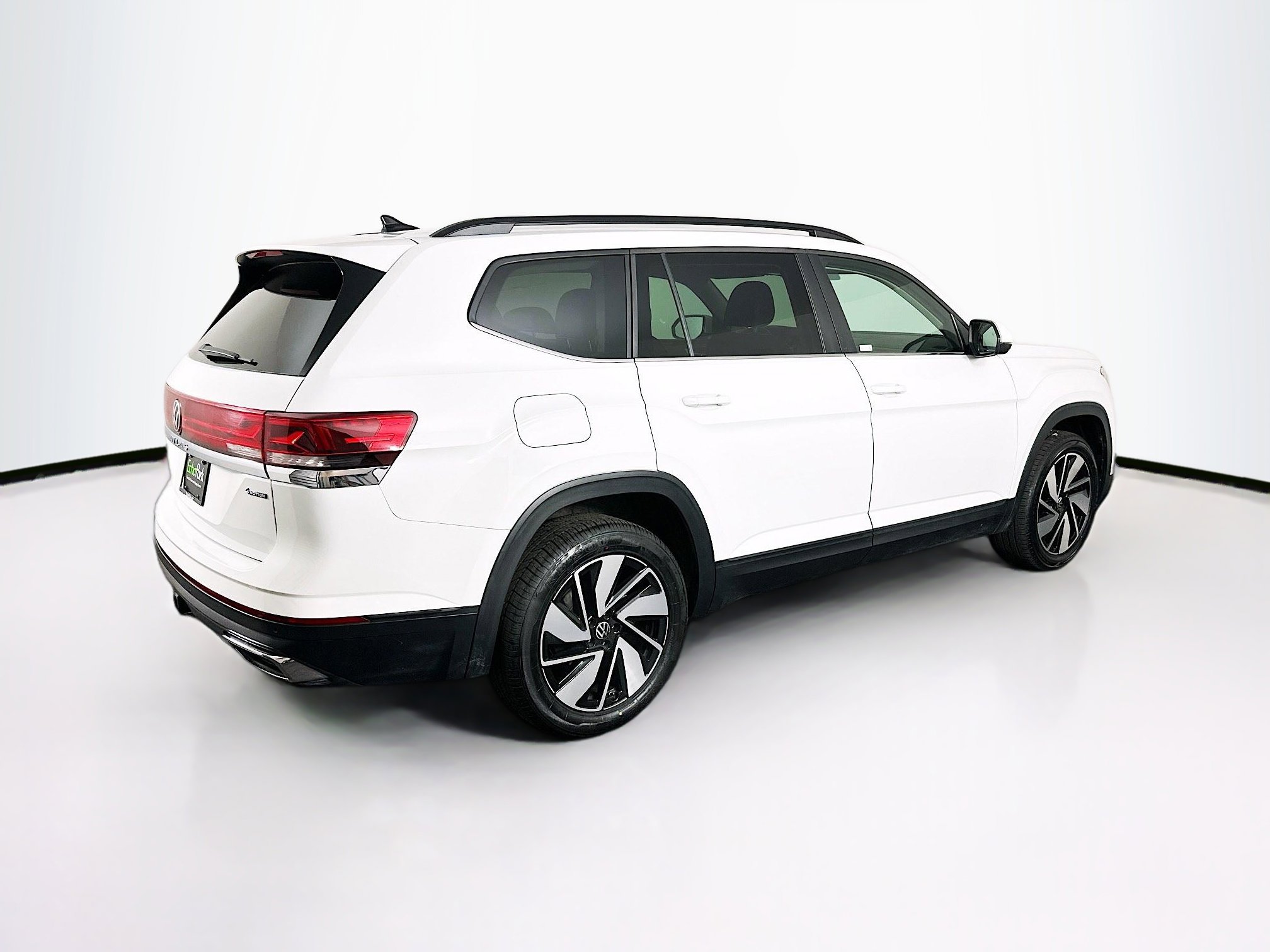 Used 2025 Volkswagen Atlas SE image 9