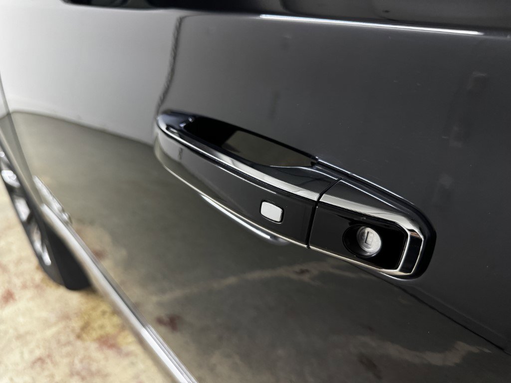 Used 2019 GMC Yukon Denali w/ Denali Ultimate Package image 15