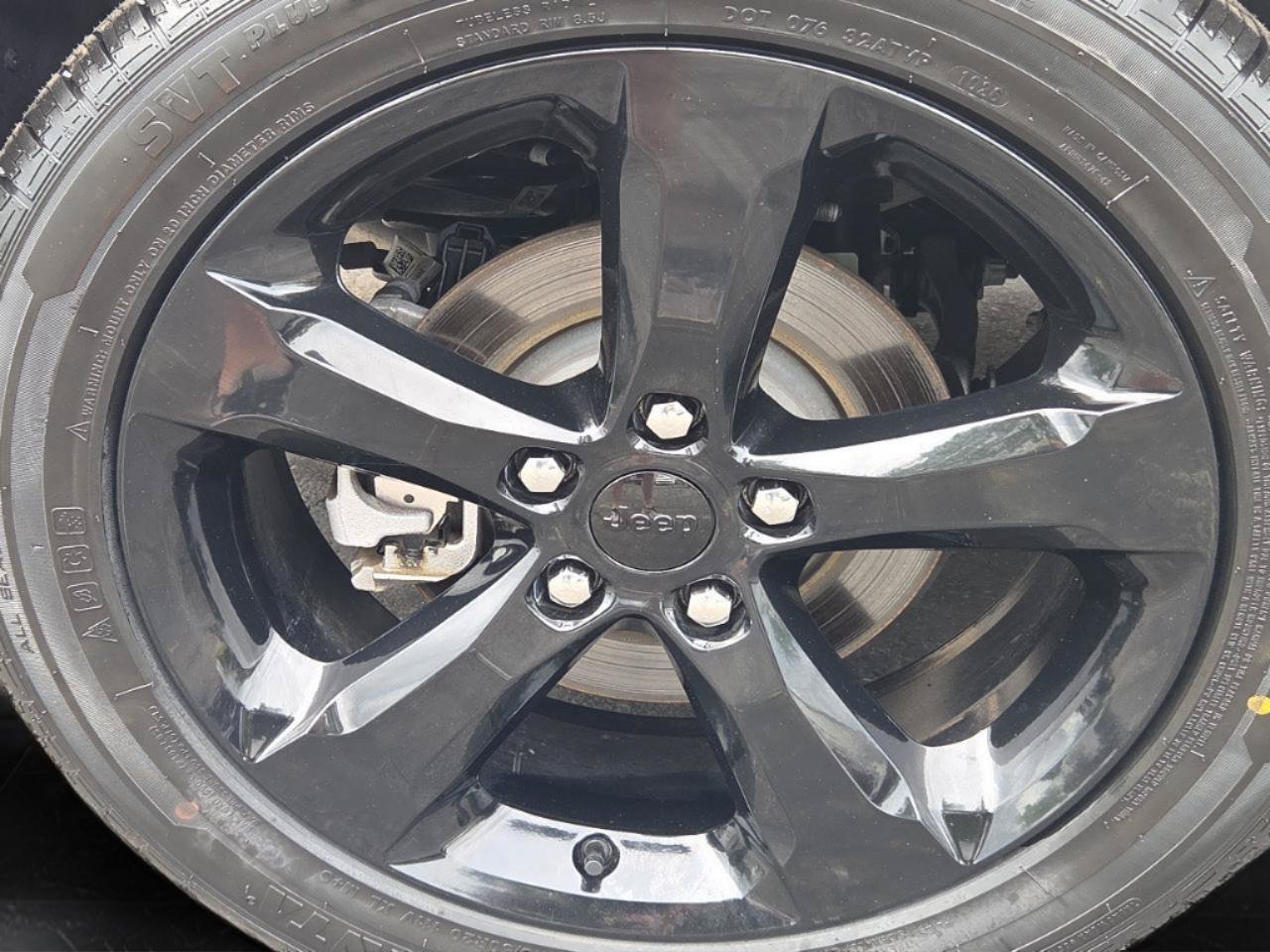 Used 2023 Jeep Grand Cherokee Altitude AWD/4WD image 46