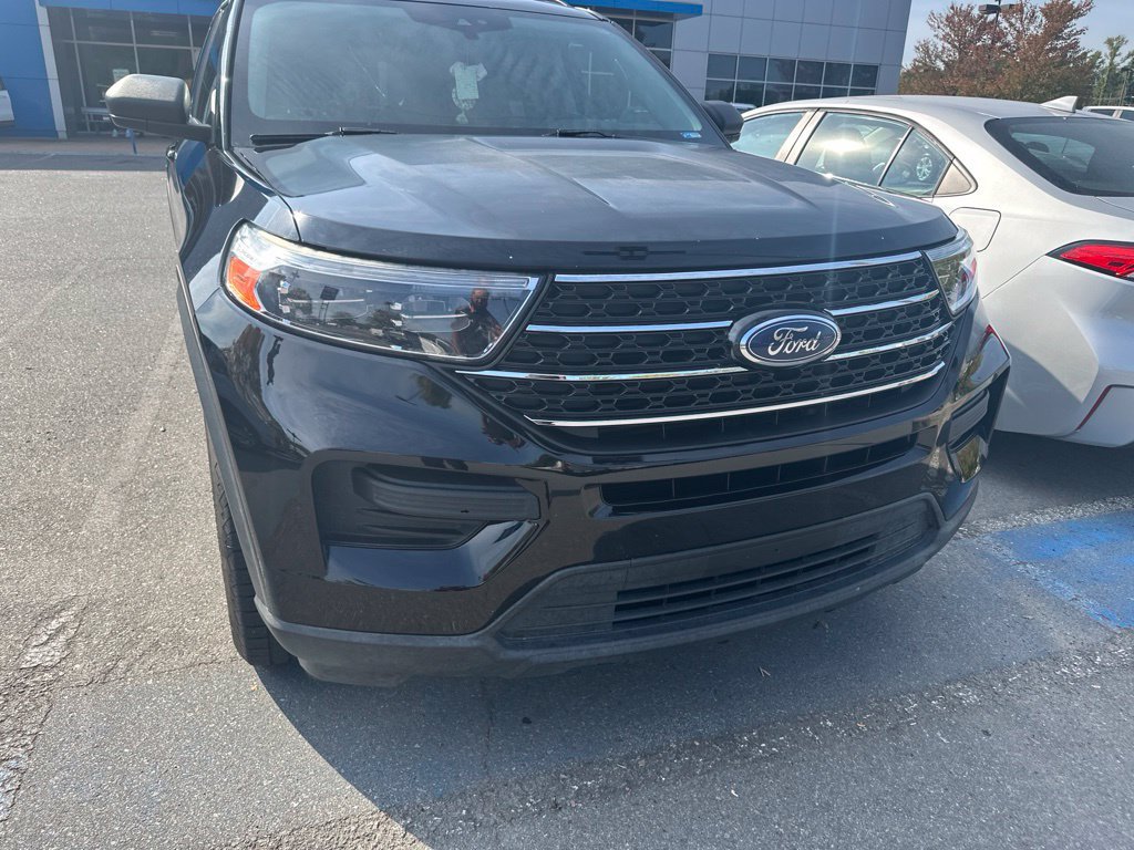 Used 2021 Ford Explorer XLT w/ Class III Trailer Tow Package AWD/4WD image 2