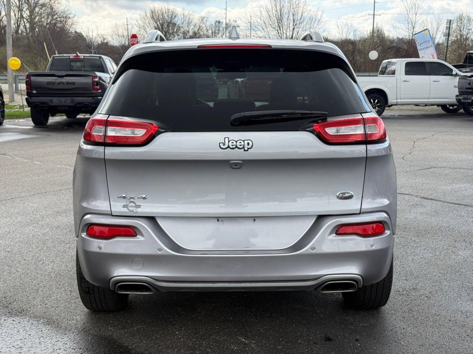 Used 2017 Jeep Cherokee Overland AWD/4WD image 7