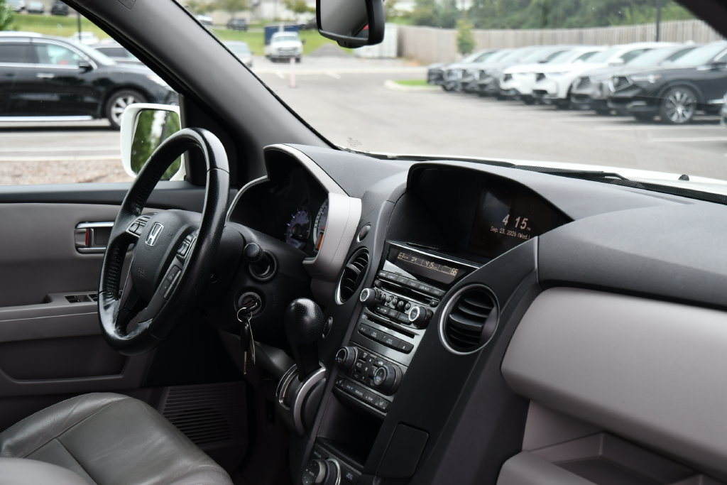 Used 2014 Honda Pilot Touring image 38