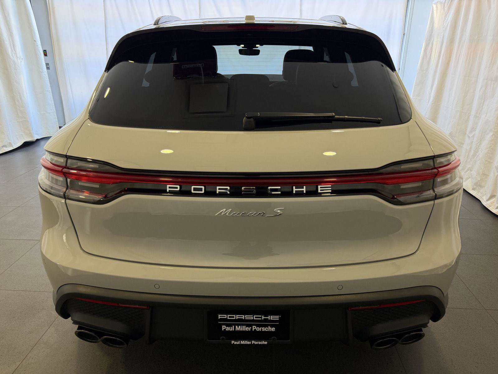 Used 2025 Porsche Macan S image 8