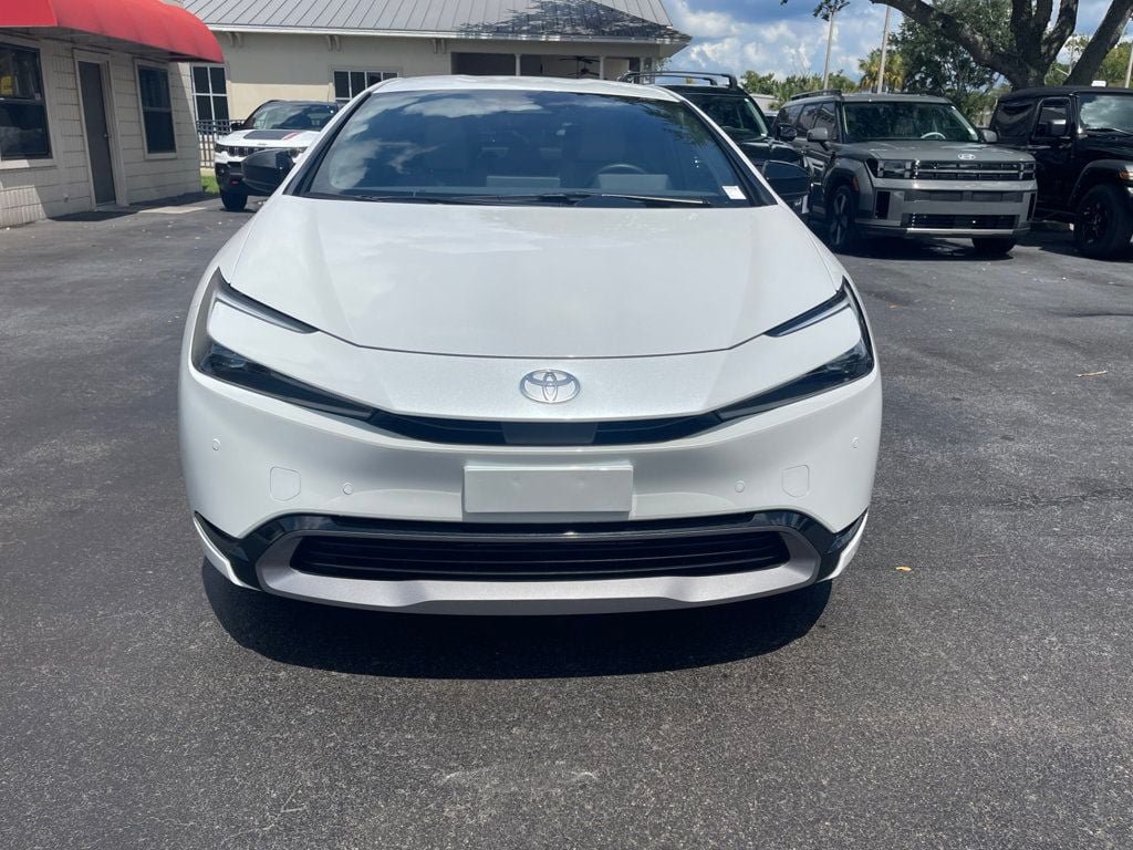 Used 2026 Toyota Prius XLE FWD image 9