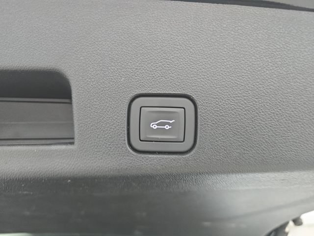 Used 2026 Chevrolet Traverse Z71 w/ Driver Confidence Package AWD/4WD image 14