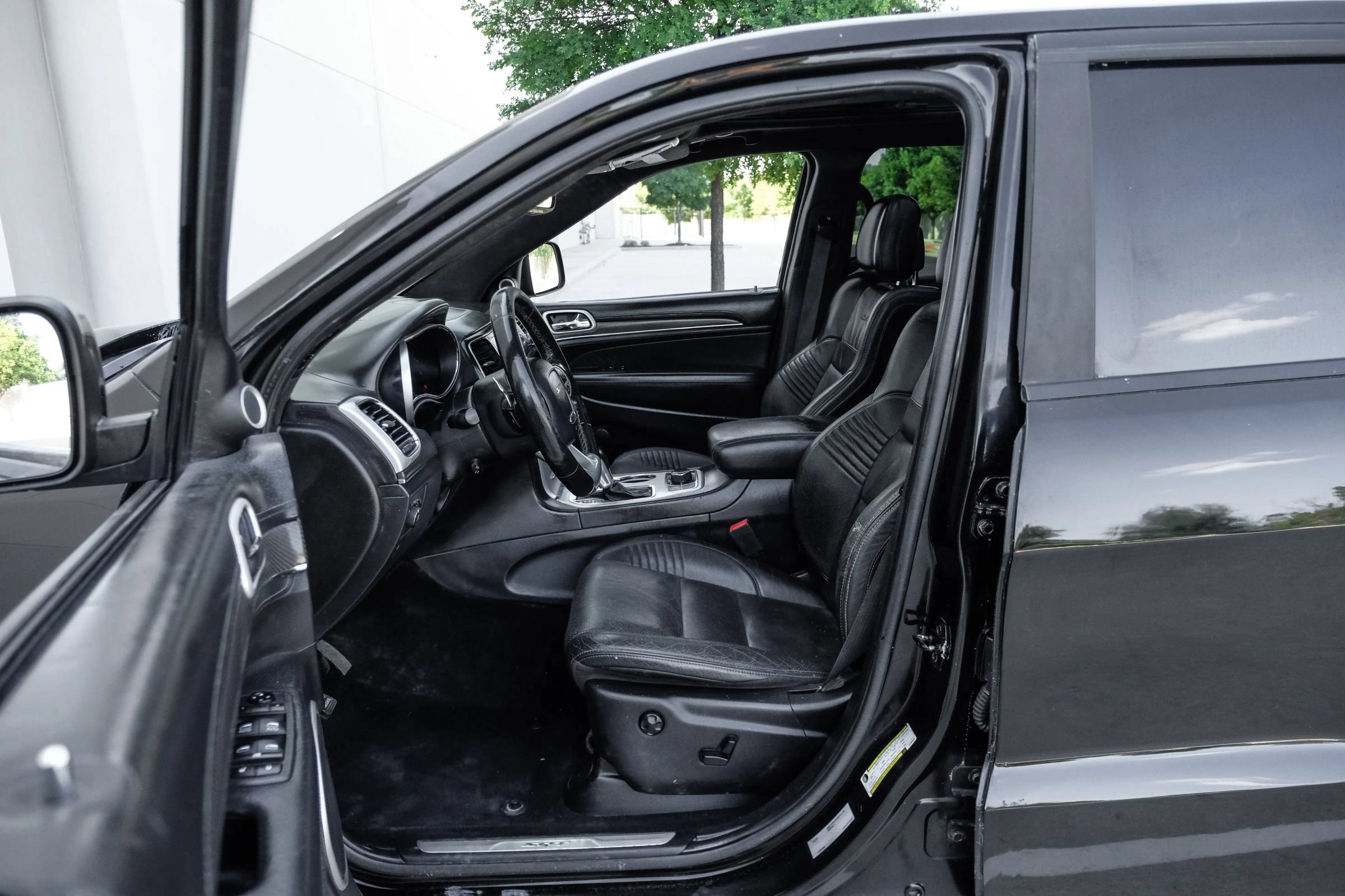 Used 2020 Jeep Grand Cherokee SRT AWD/4WD image 4