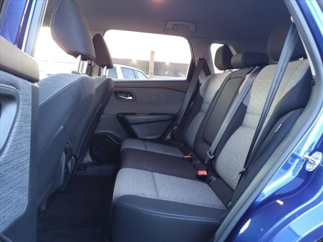 Used 2023 Nissan Rogue SV image 13