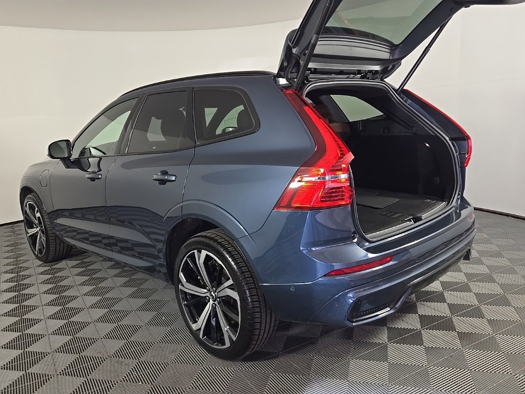 Certified 2024 Volvo XC60 T8 Ultimate image 12