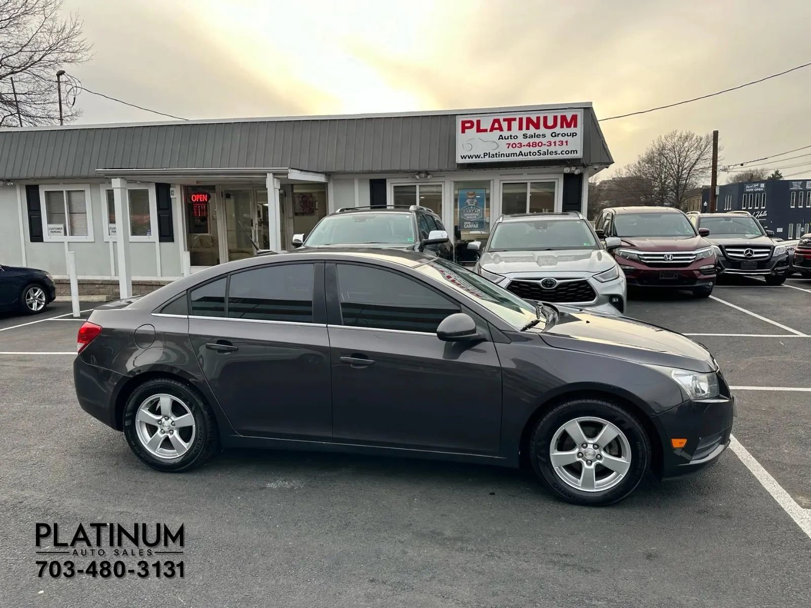 Used 2014 Chevrolet Cruze LT image 2