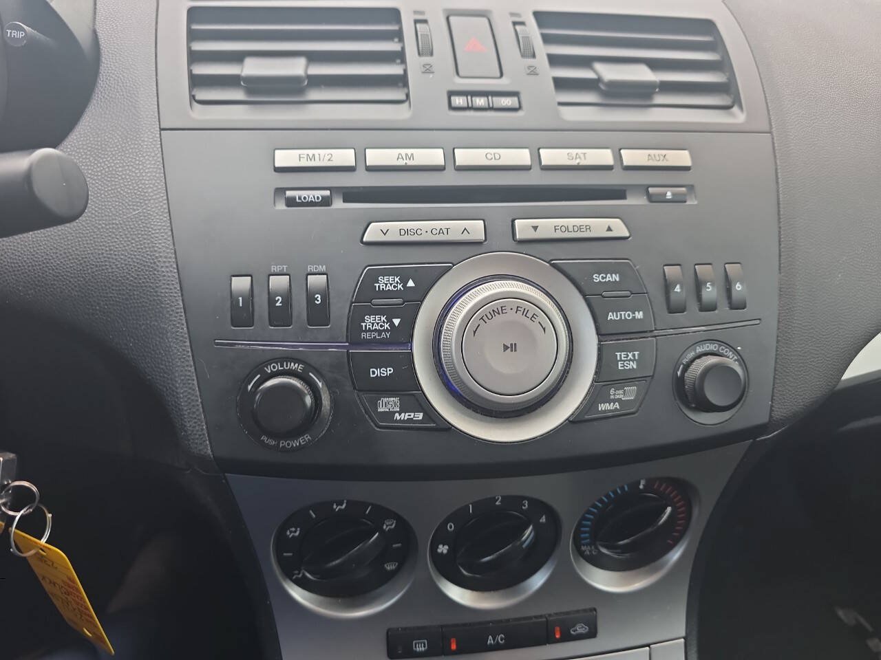 Used 2011 MAZDA MAZDA3 i Touring FWD image 12