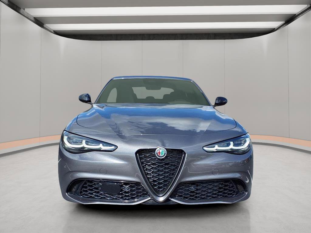 New 2025 Alfa Romeo Giulia image 3