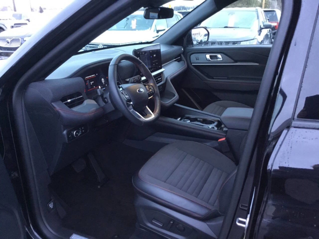 Used 2025 Ford Explorer ST-Line image 10