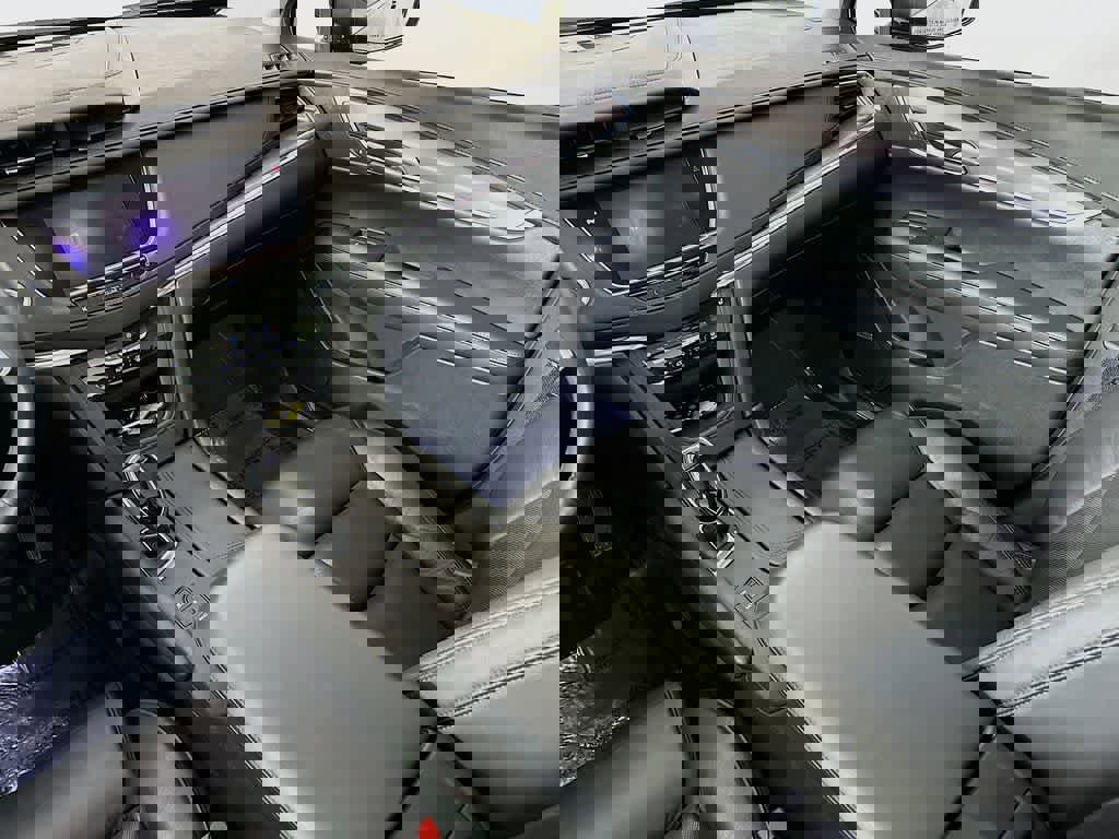 Used 2017 Cadillac XT5 Luxury w/ Driver Awareness Package AWD/4WD image 11