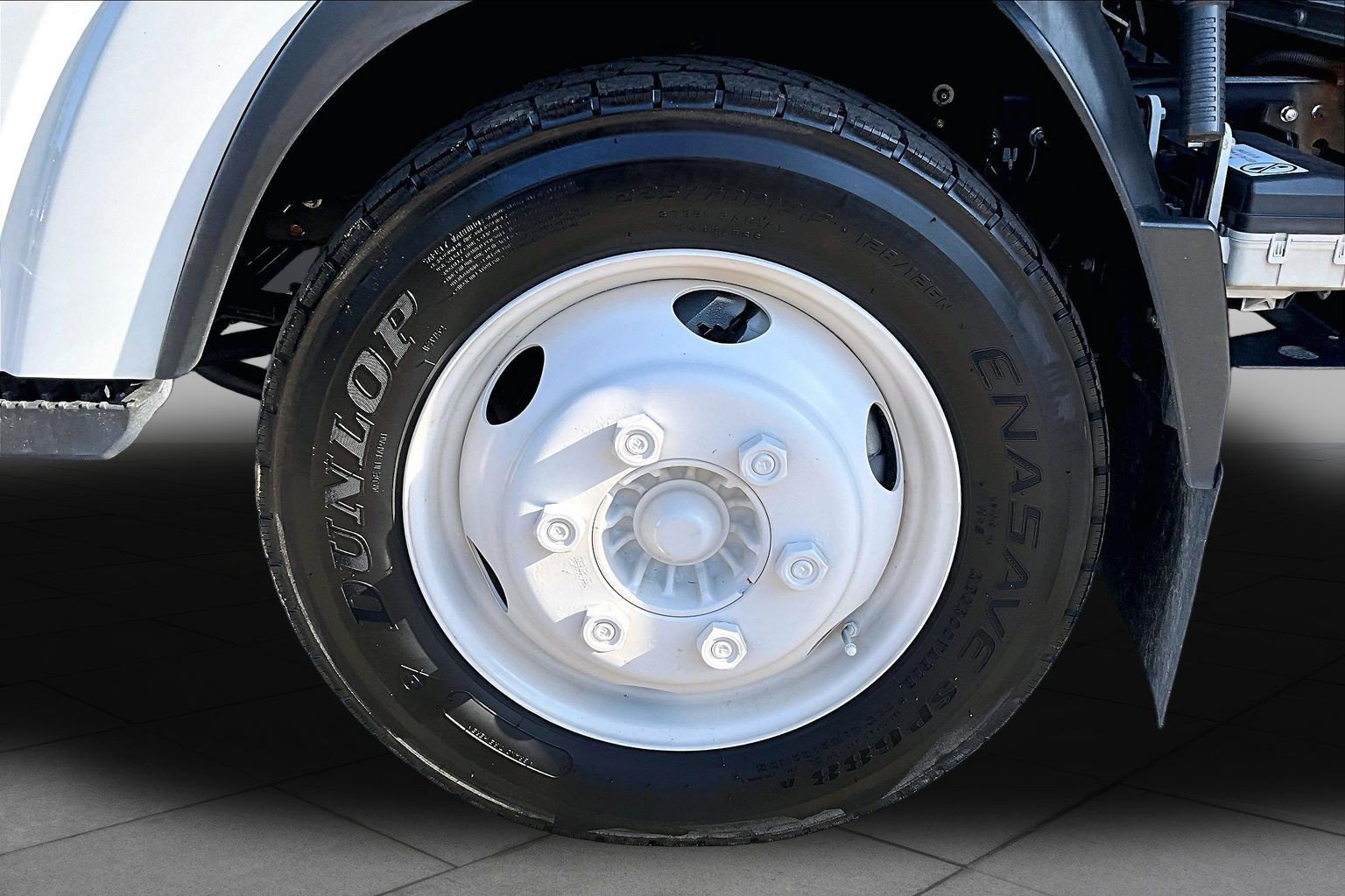 Used 2024 Isuzu NPR RWD image 9