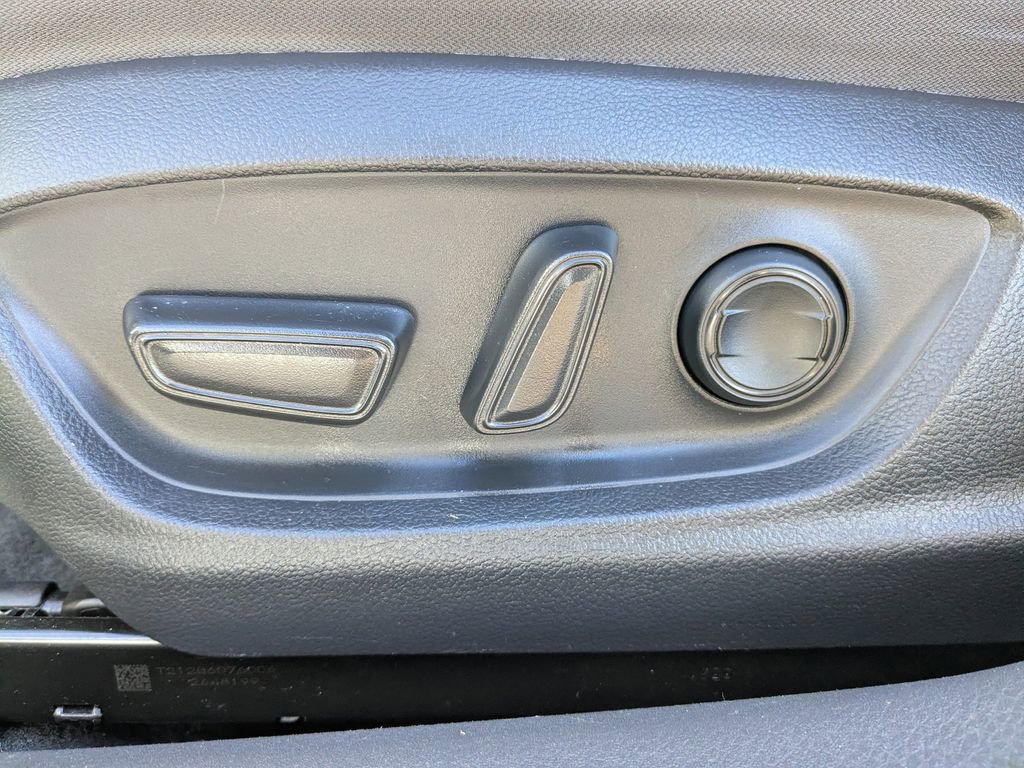 Used 2022 Toyota Camry LE image 19