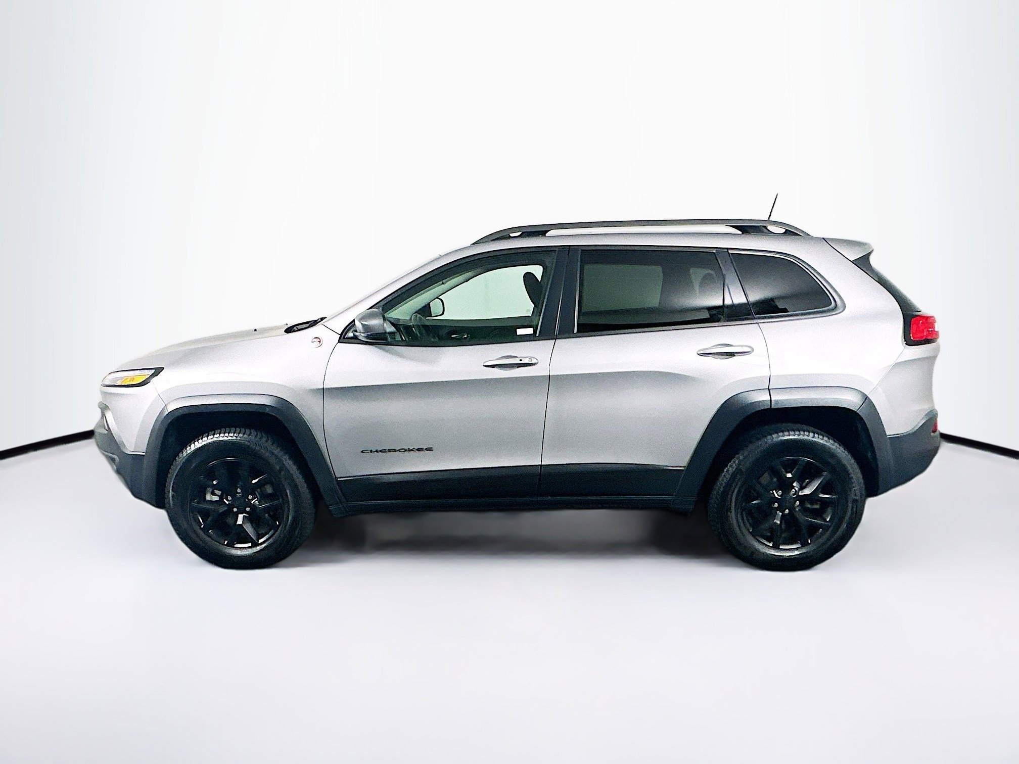 Used 2018 Jeep Cherokee Trailhawk w/ Quick Order Package 27L image 4