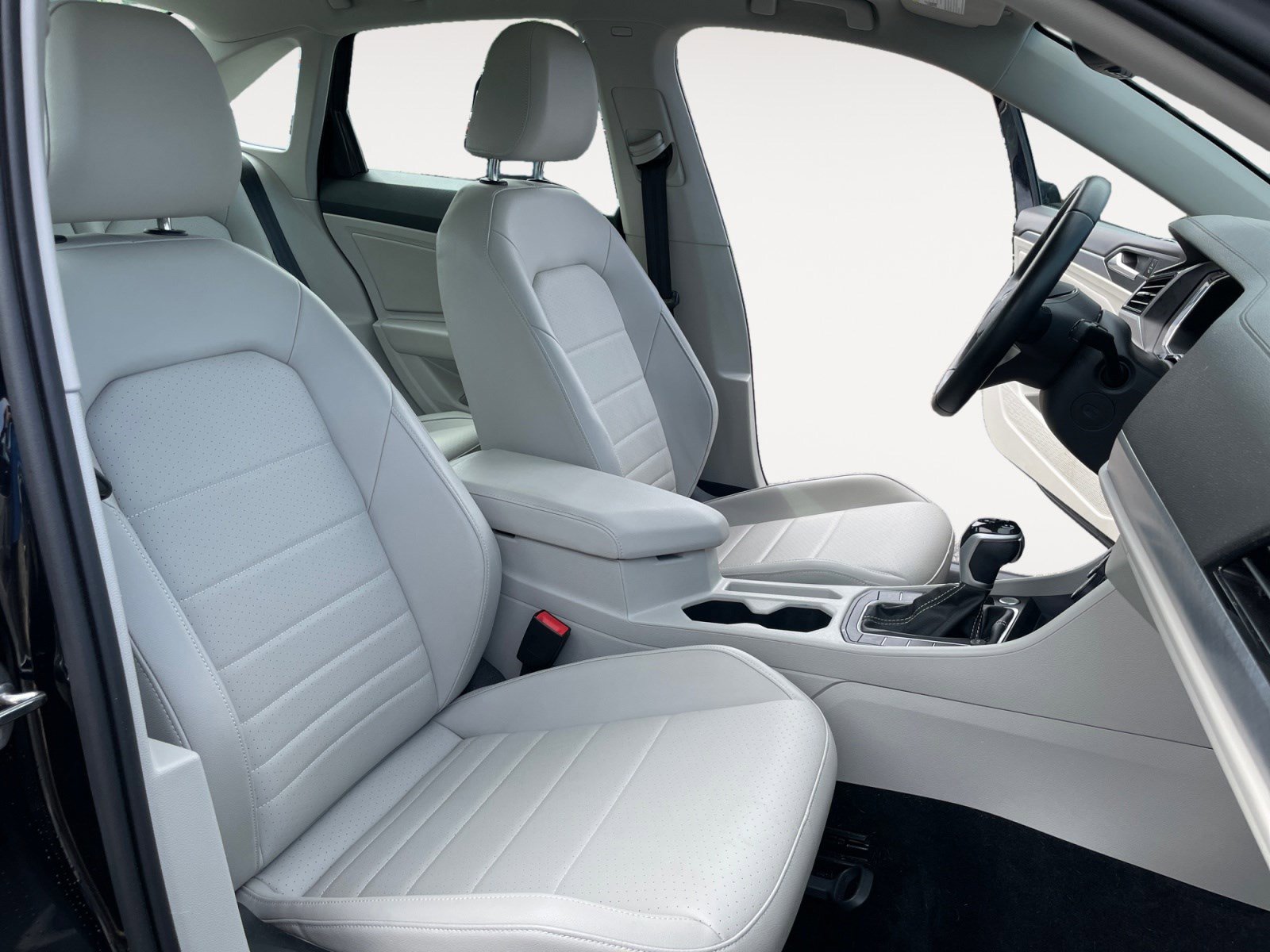 Used 2023 Volkswagen Jetta SE w/ Panoramic Sunroof Package FWD image 17