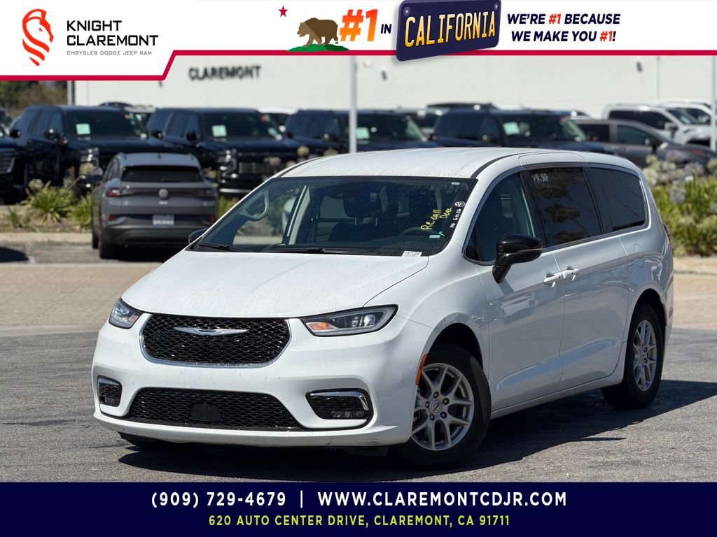 Used 2024 Chrysler Pacifica Touring-L FWD video 1