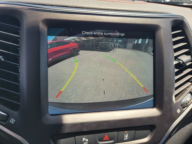 Used 2022 Jeep Cherokee Trailhawk w/ Comfort/Convenience Group AWD/4WD image 20