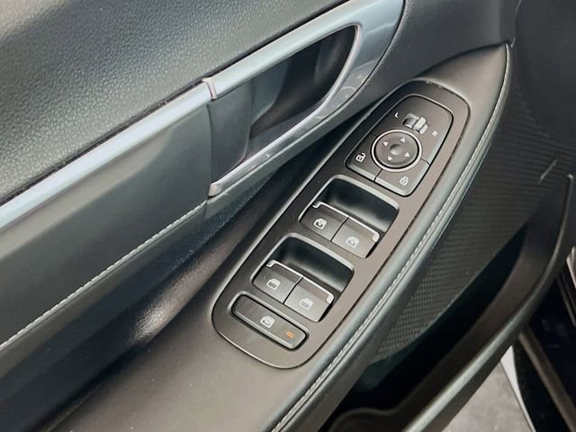Used 2023 Hyundai Sonata Limited w/ Preferred Accessory Package image 18