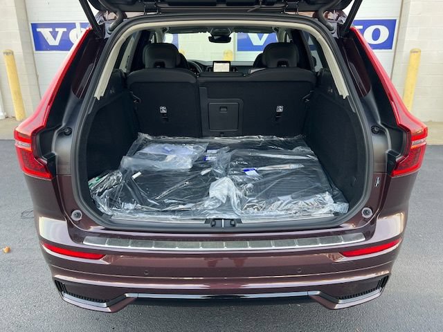 New 2026 Volvo XC60 B5 Plus w/ Protection Package Premier AWD/4WD image 41