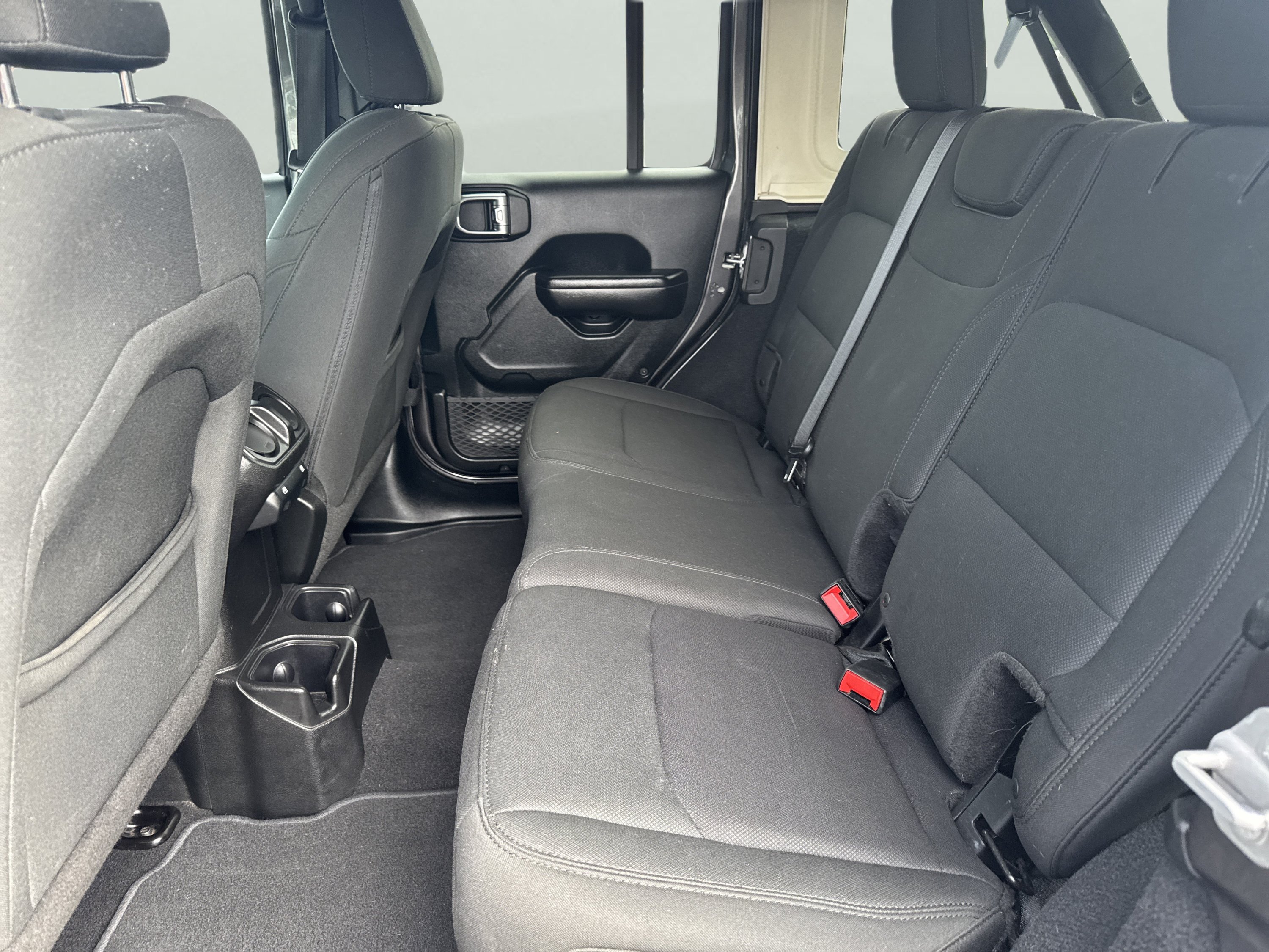 Used 2018 Jeep Wrangler Unlimited Sport S AWD/4WD image 20