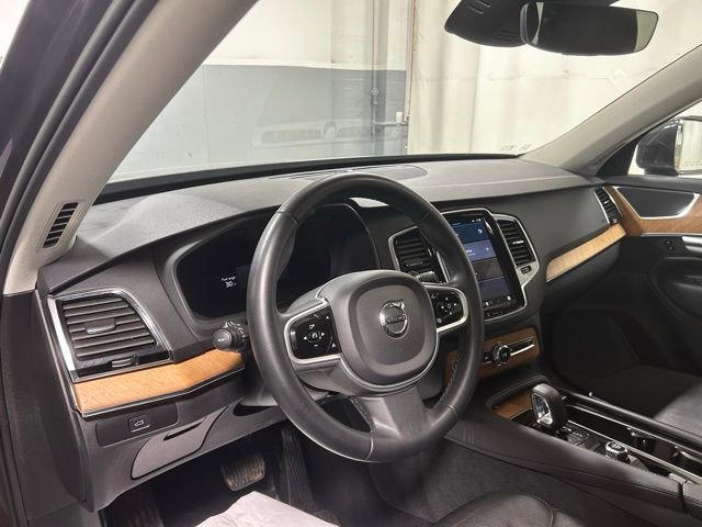 Used 2023 Volvo XC90 B6 Plus image 13