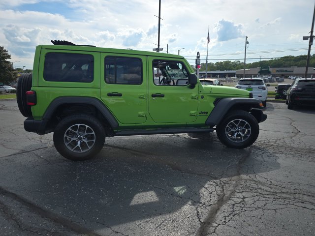 Used 2025 Jeep Wrangler Unlimited Sport AWD/4WD image 9