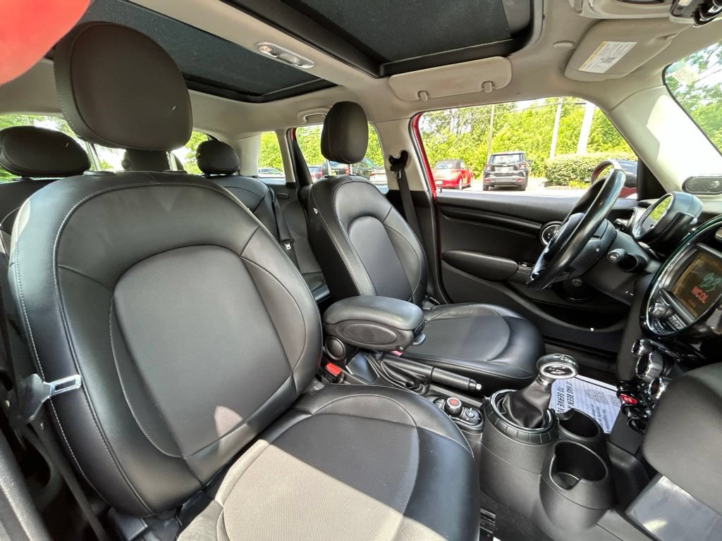 Used 2015 MINI Cooper 4-Door Hardtop FWD image 37