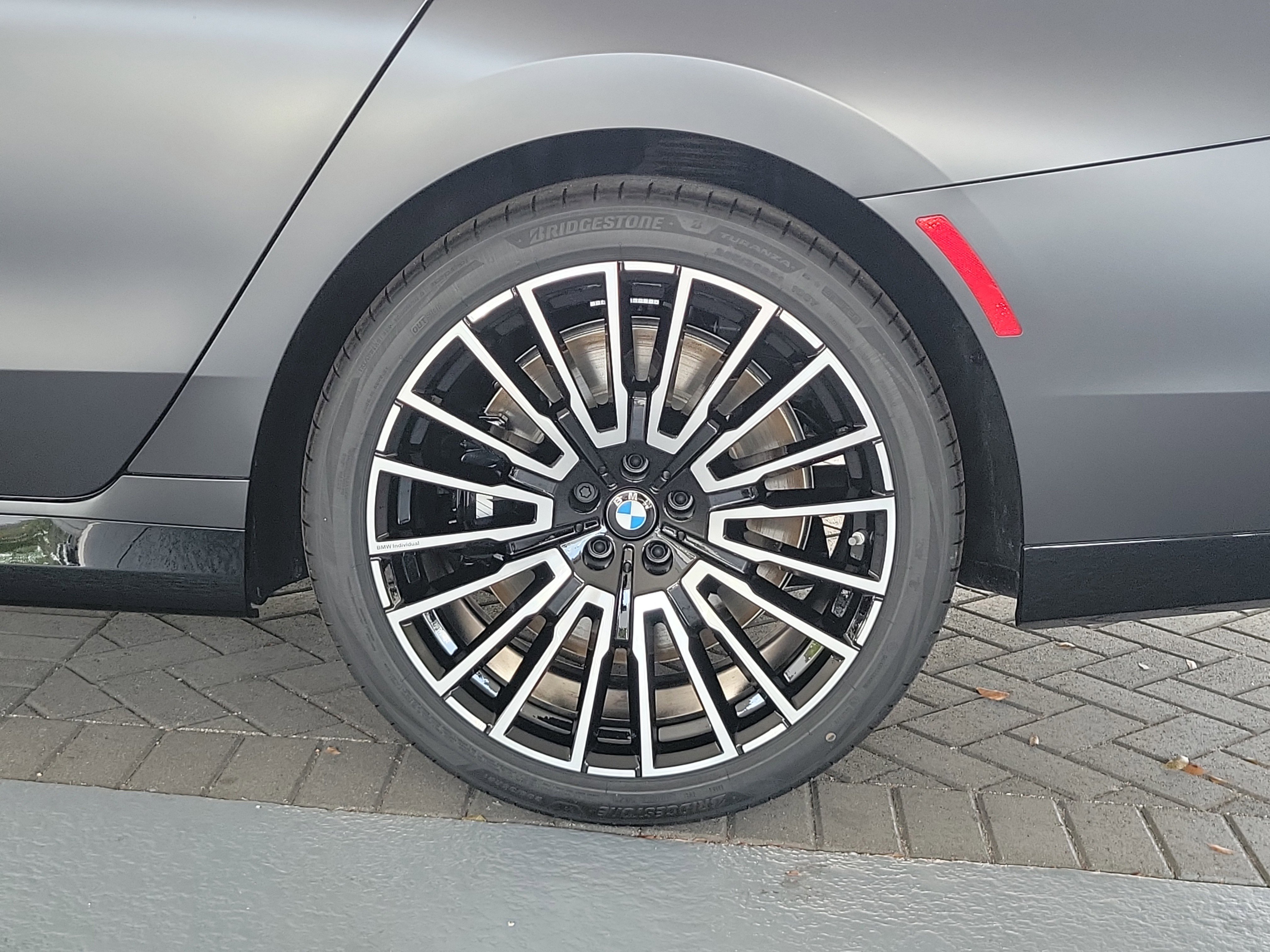 New 2026 BMW 760i xDrive AWD/4WD image 9