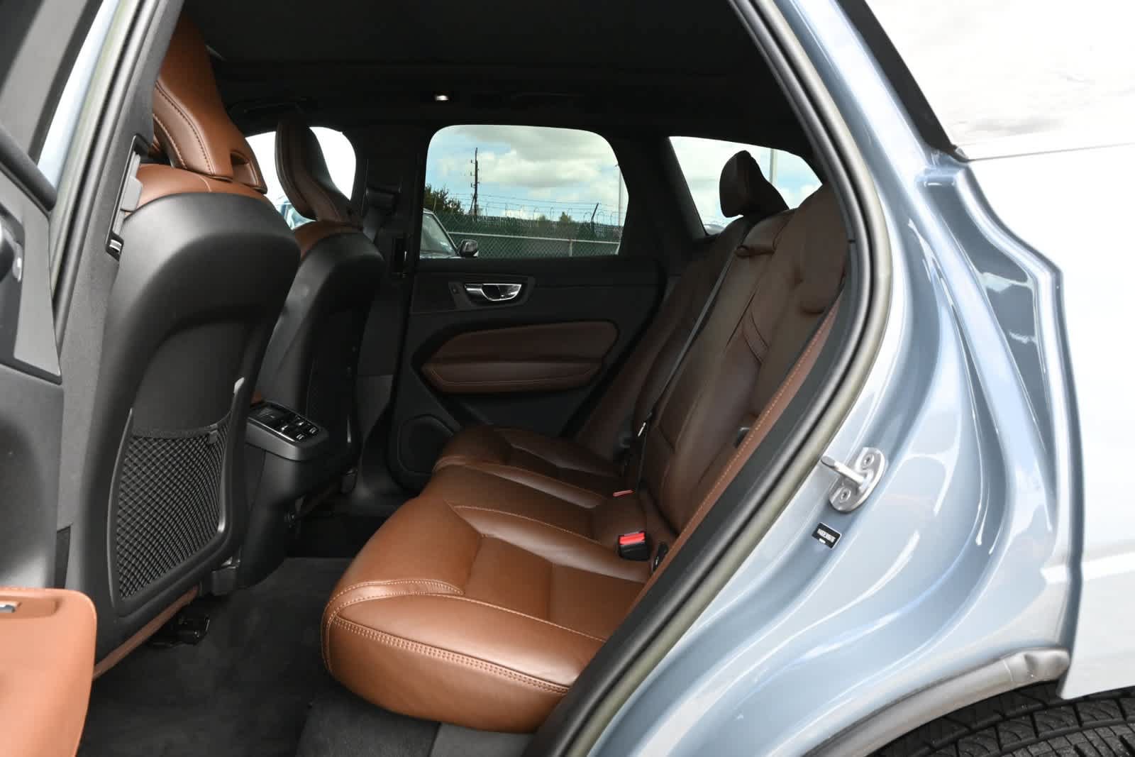 Used 2022 Volvo XC60 B6 Inscription w/ Advanced Package AWD/4WD image 19