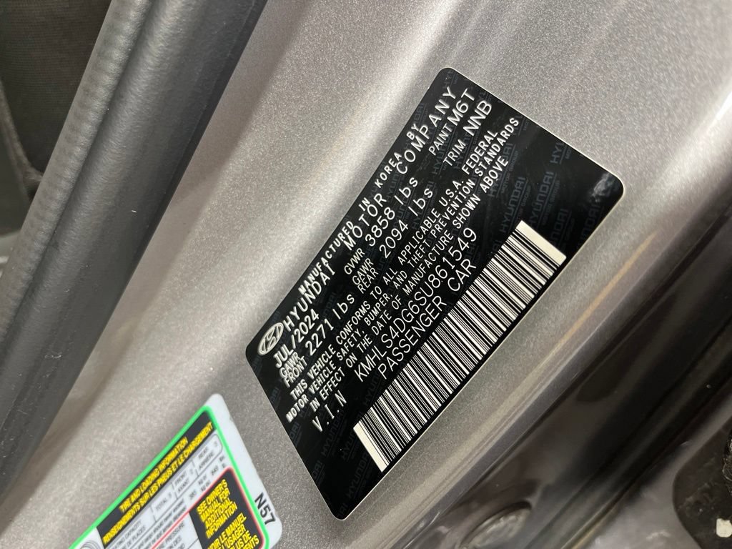 Used 2025 Hyundai Elantra SEL FWD image 34
