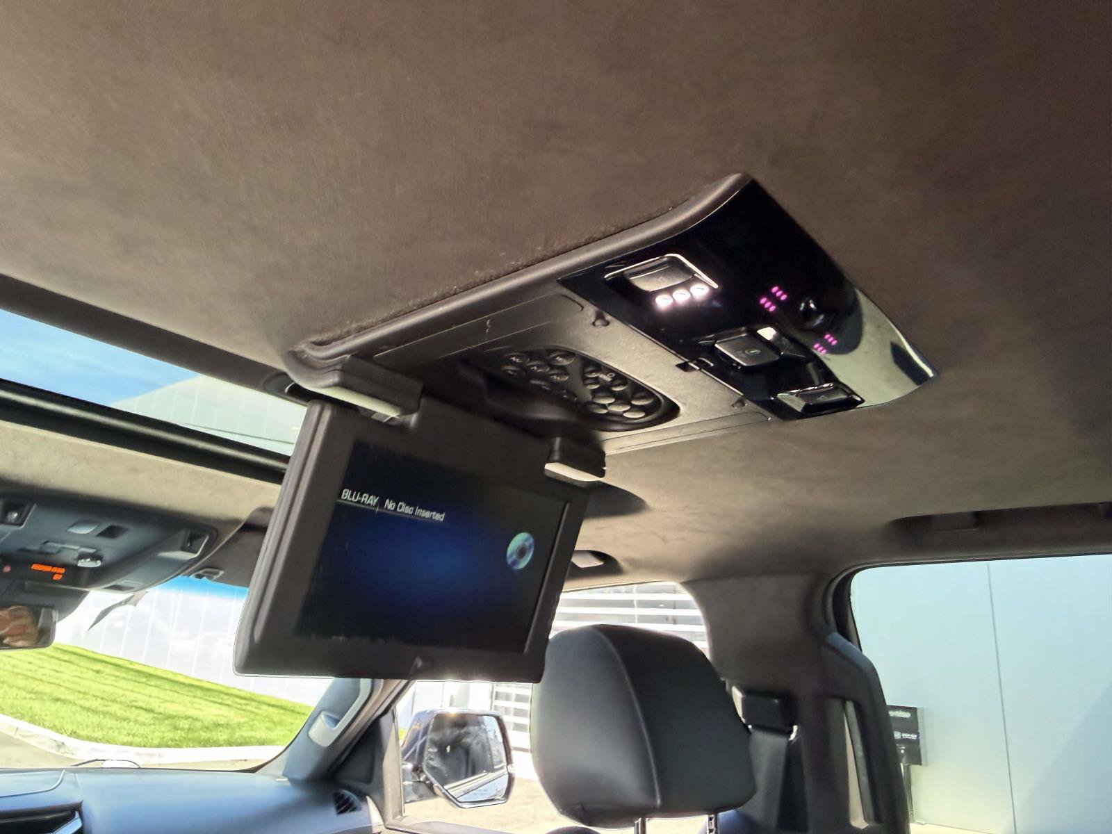 Certified 2020 Cadillac Escalade ESV Platinum AWD/4WD image 16