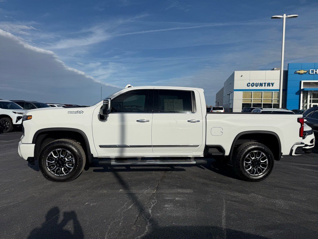 Used 2025 Chevrolet Silverado 2500 High Country w/ High Country Premium Package image 2
