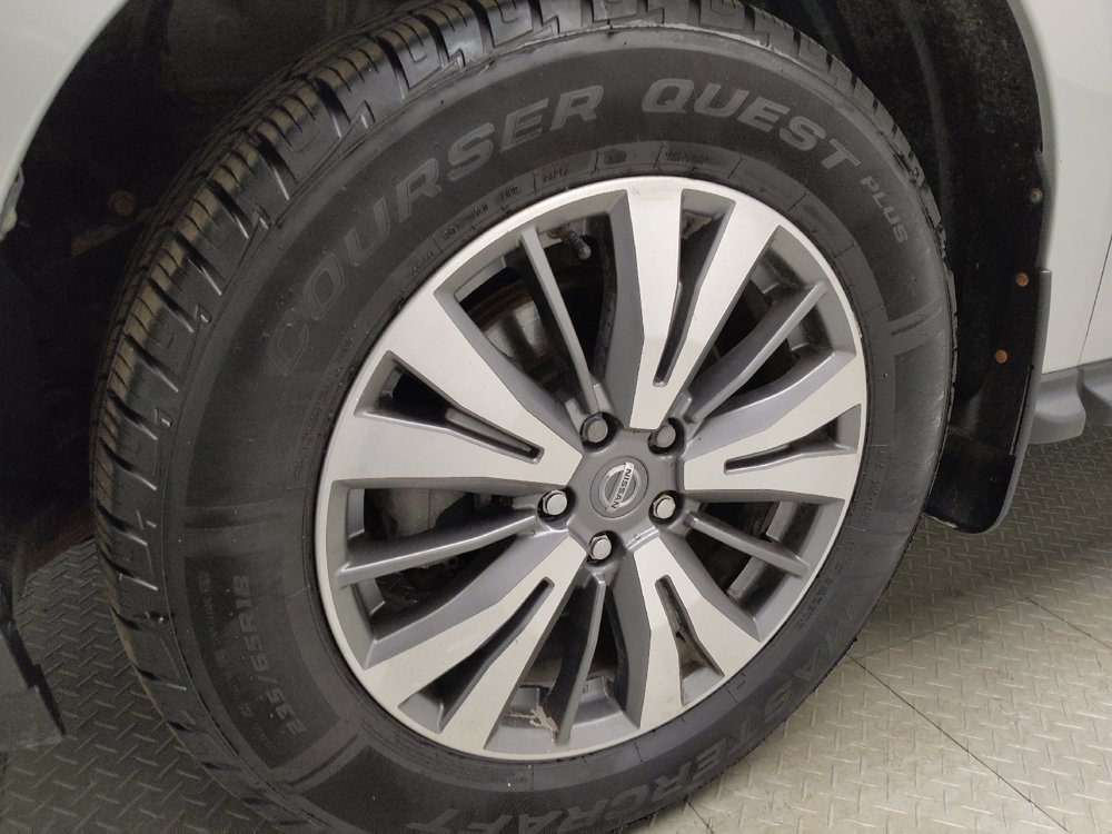 Used 2020 Nissan Pathfinder SL AWD/4WD image 31