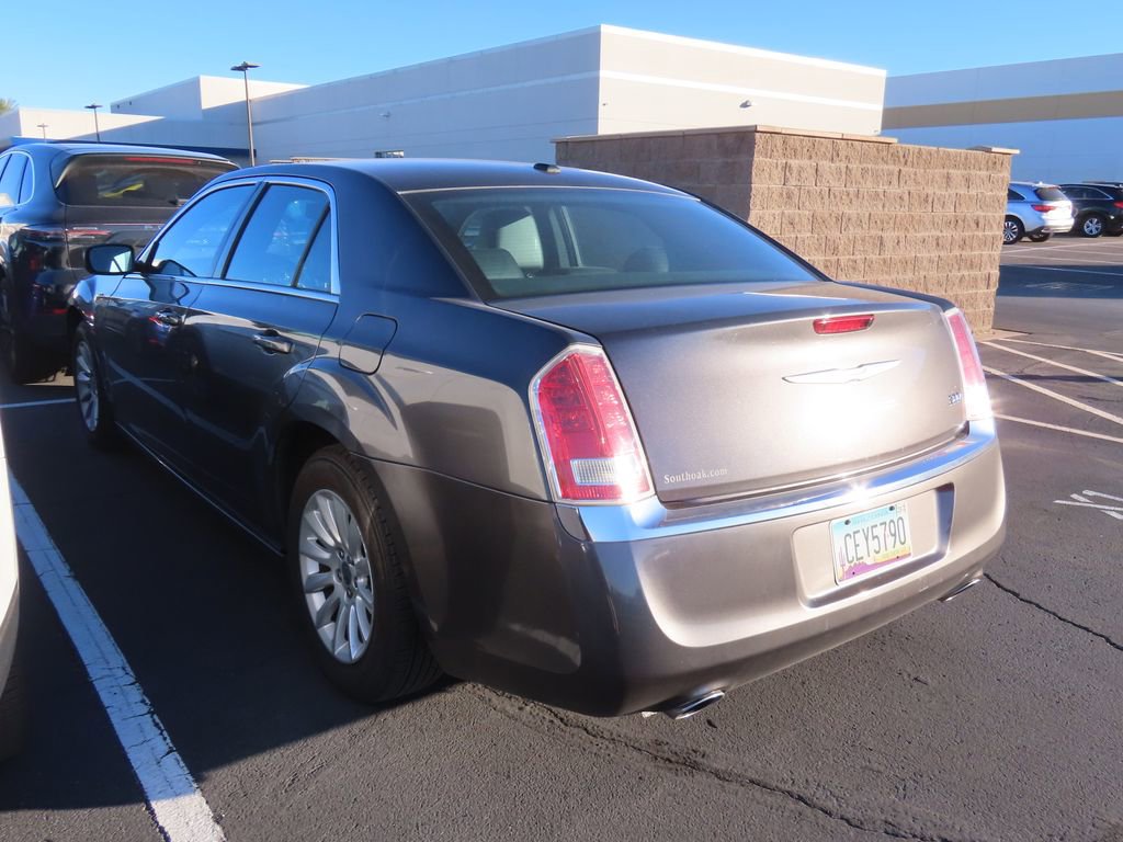 Used 2014 Chrysler 300 image 3
