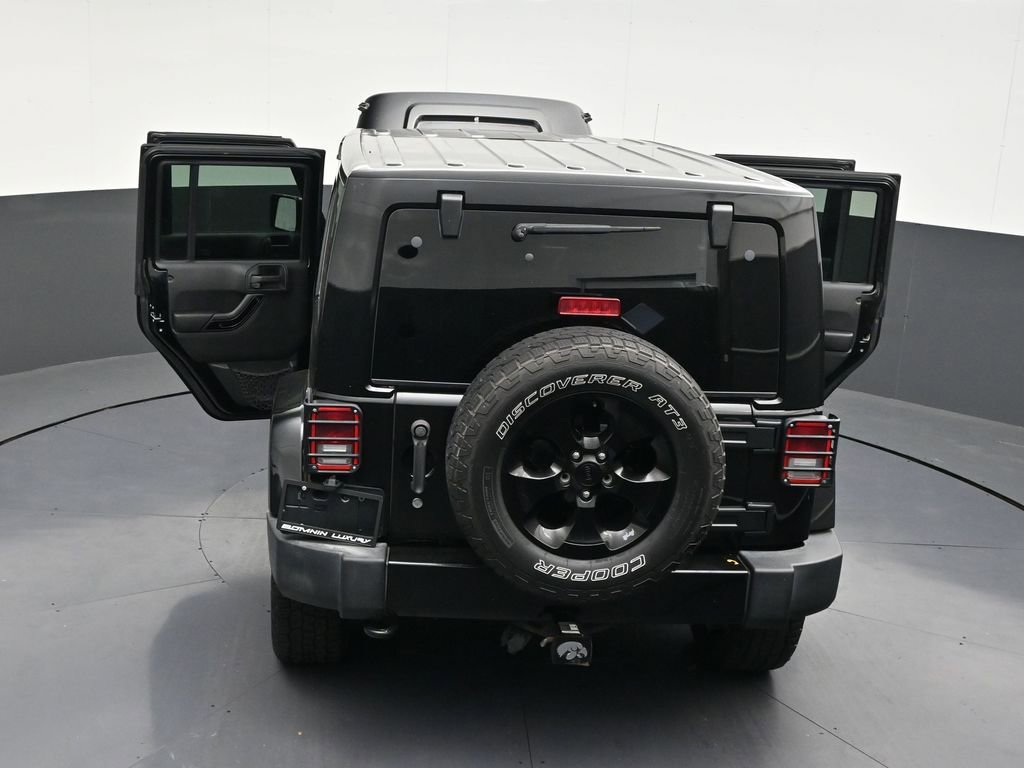 Used 2015 Jeep Wrangler Unlimited Sahara AWD/4WD image 35