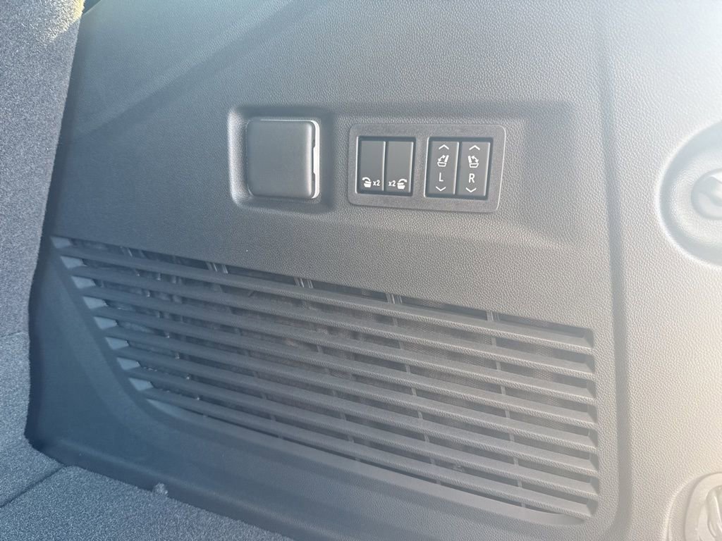 New 2026 GMC Yukon AT4 Ultimate image 6