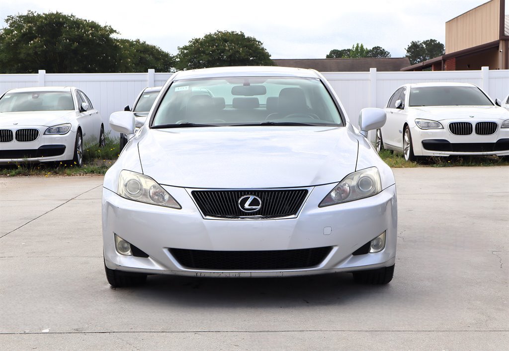 Used 2006 Lexus IS 250 w/ Preferred Accessory Pkg RWD image 2