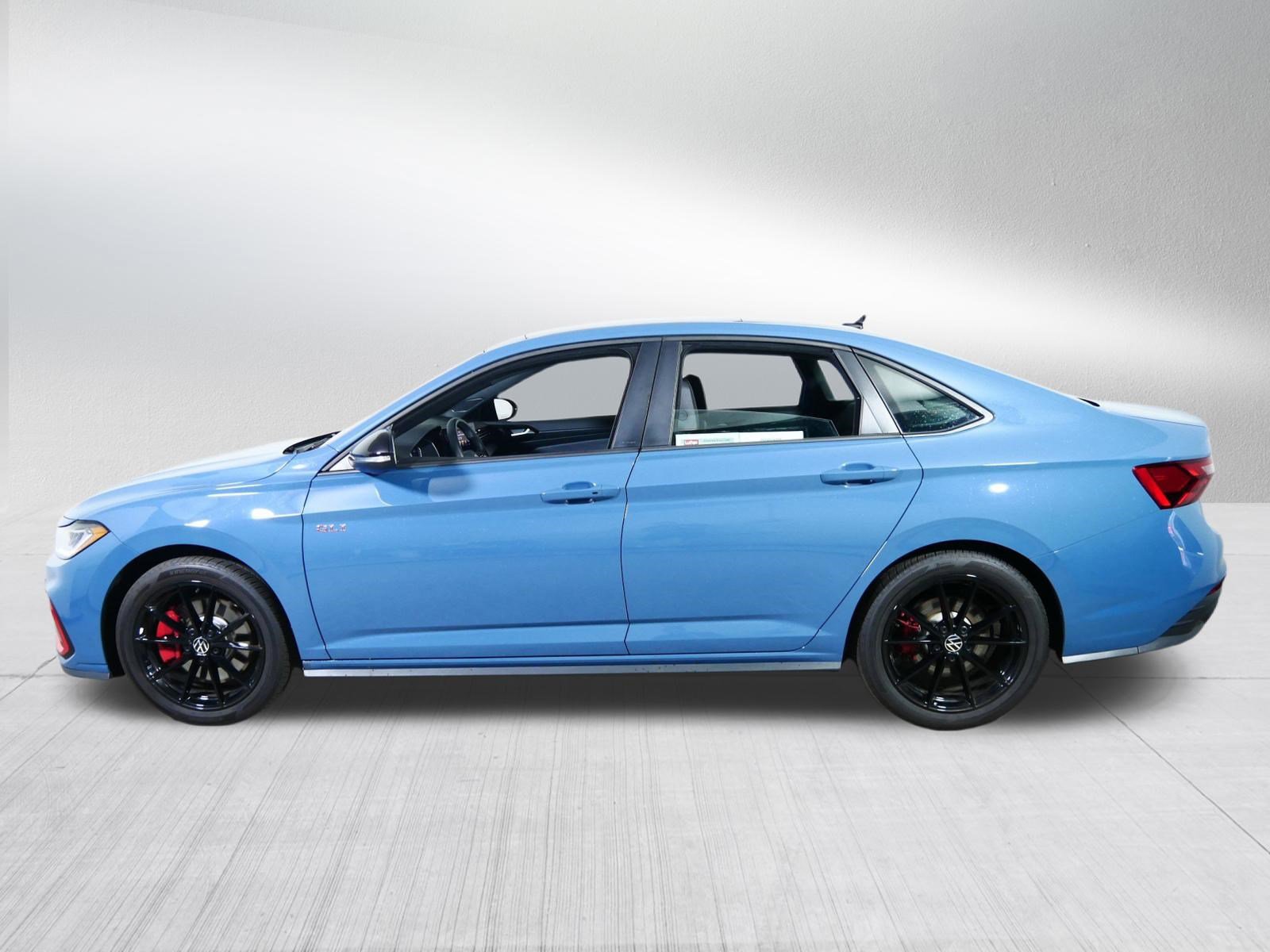 Used 2025 Volkswagen Jetta GLI Autobahn FWD image 4