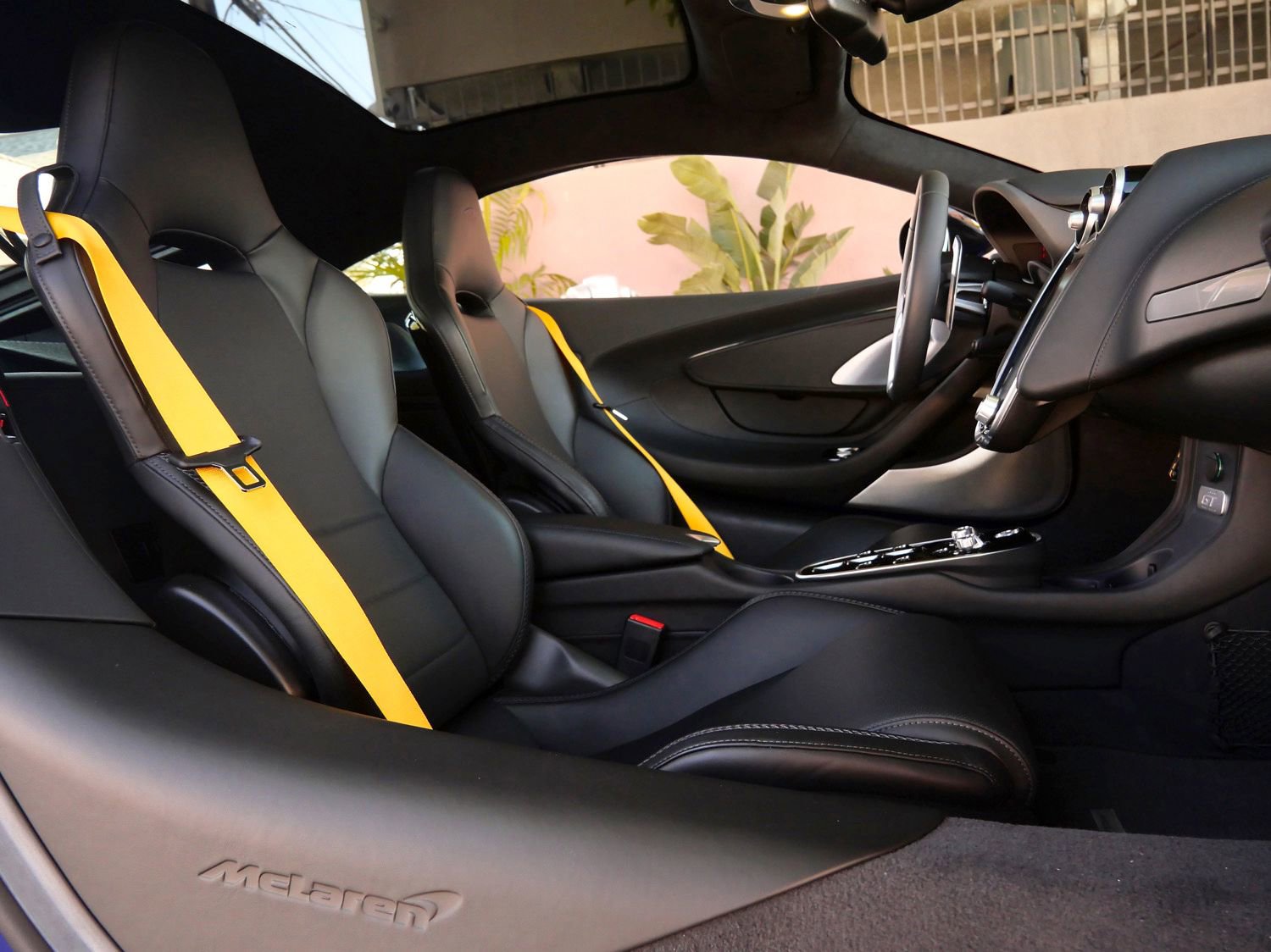 Used 2023 McLaren GT RWD image 11