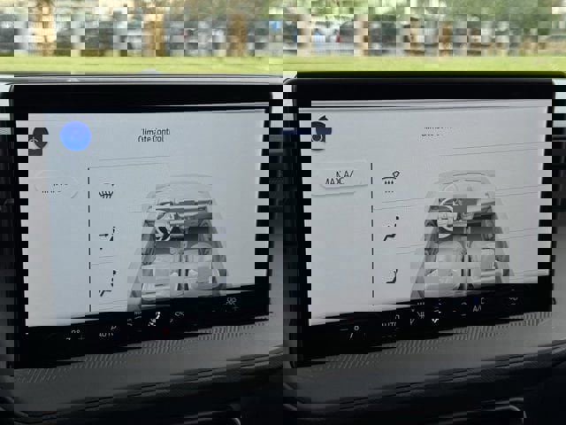 Used 2025 Ford Maverick XL w/ Equipment Group 102A AWD/4WD image 18