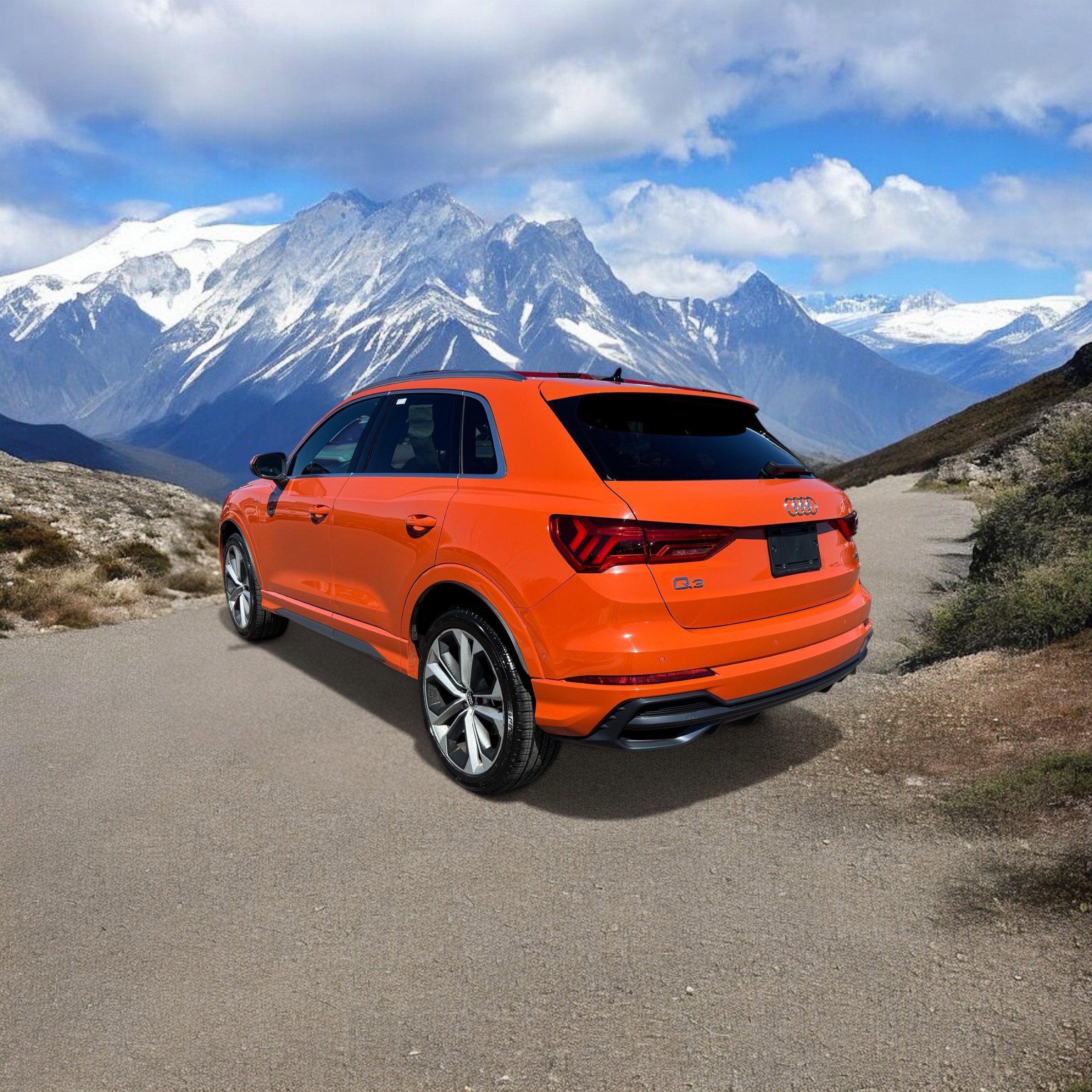 Used 2020 Audi Q3 2.0T Prestige w/ Prestige Package image 3