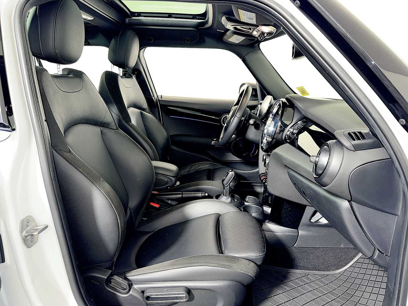 Certified 2023 MINI Cooper S w/ Signature Upholstery Package FWD image 23