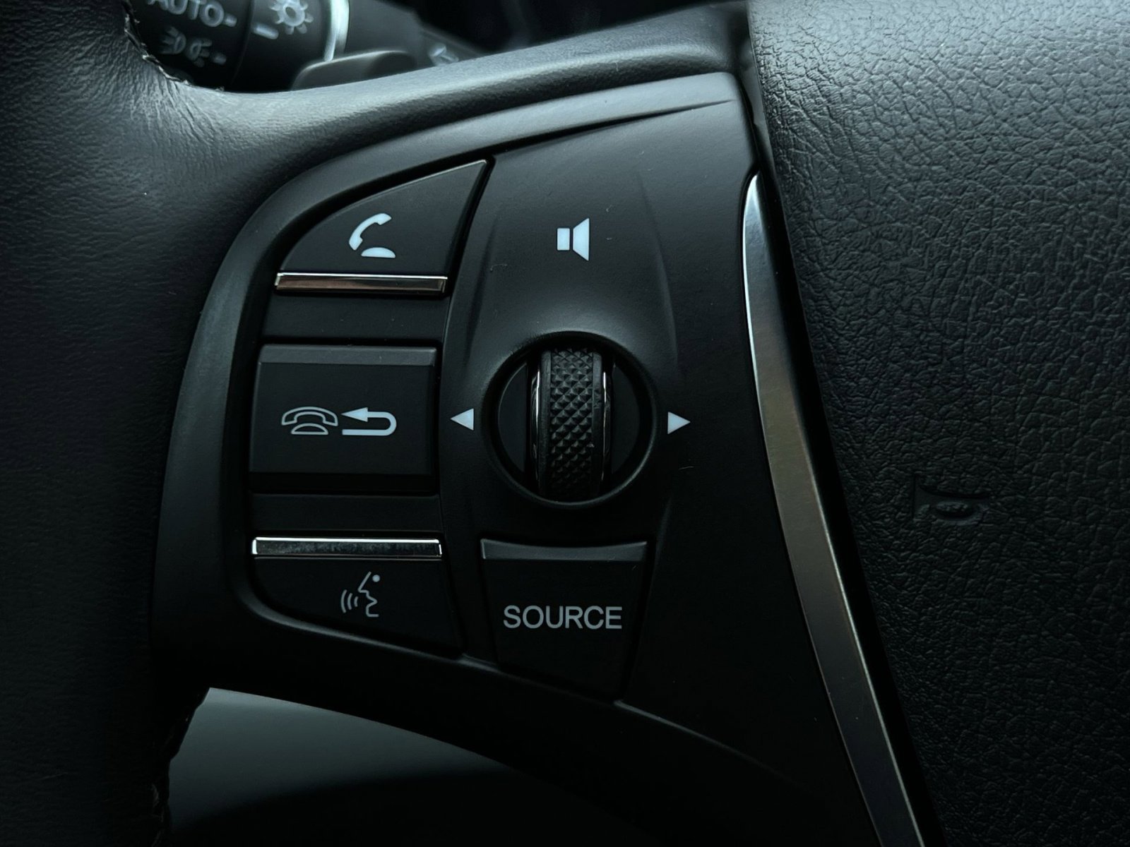 Used 2015 Acura TLX w/ Technology Package FWD image 37