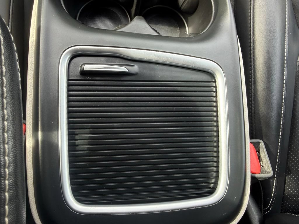 Used 2023 Chrysler Pacifica Touring-L FWD image 33