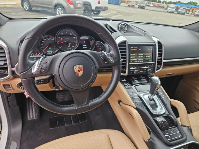 Used 2014 Porsche Cayenne Platinum Edition AWD/4WD image 16