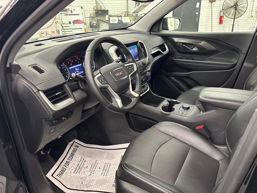 Used 2023 GMC Terrain SLT AWD/4WD image 9