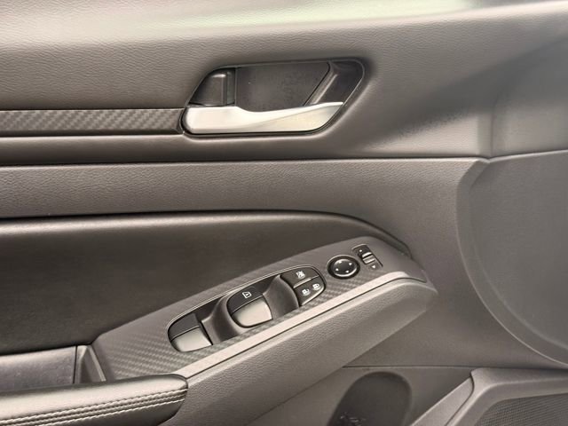 Used 2024 Nissan Altima 2.5 SV image 22