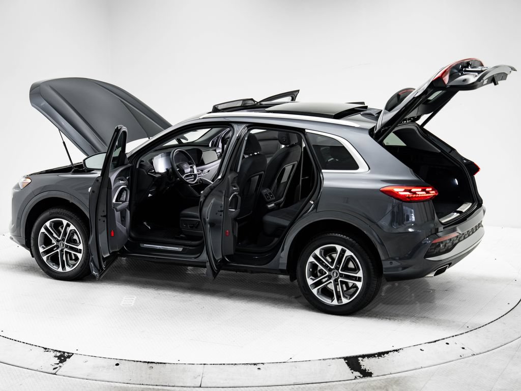Certified 2025 Audi Q5 Premium w/ 19" Wheel Package AWD/4WD image 35